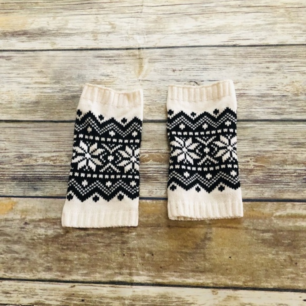 Girls gorgeous knit fingerless gloves